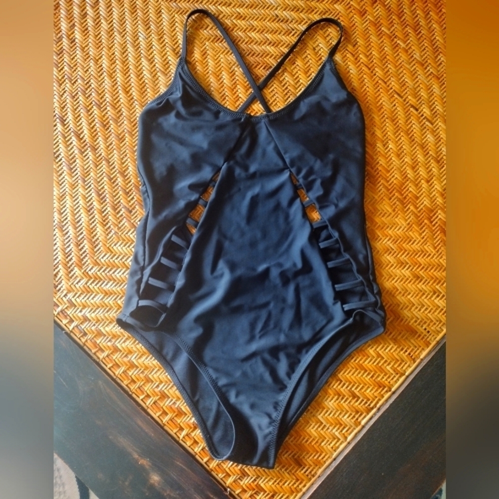 Vanilla Beach Cut Out Low Back Black One-piece Swimsuit - Picture 2 of 4